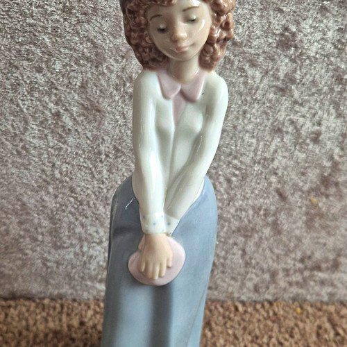 Lladró nao porcelain girl - nao,