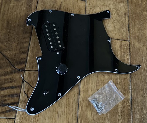 Tom delonge ish strat - delonge-ish, loaded