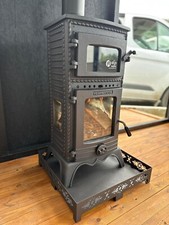 Cast iron wood stove with