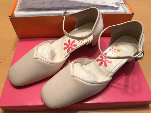 Ivory satin shoes size - ivory,