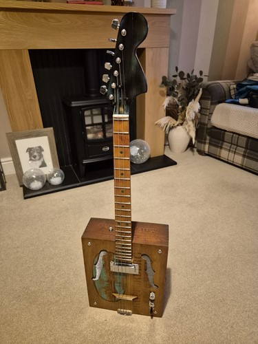 Cigar box guitar 4 - cigar,