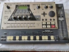 Roland MC-307 Groovebox