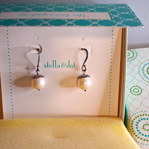 Stella dot silver hook - dot,