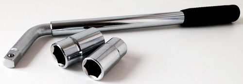 Car wheel brace - , extendable