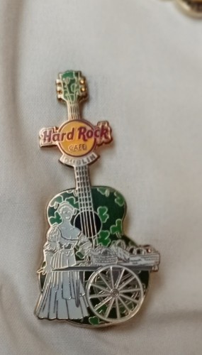 Hard rock cafe pin - rock,