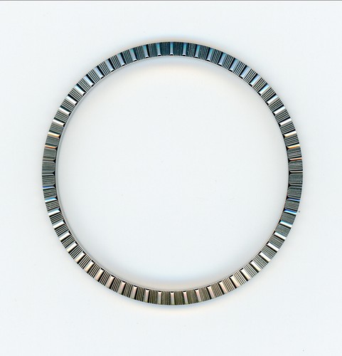 Engine turned bezel for 36 - turned,