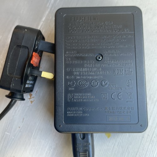 Fujifilm w126 charger - fujifilm, for