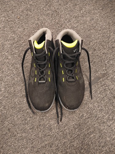 Uvex src safety boots - src,