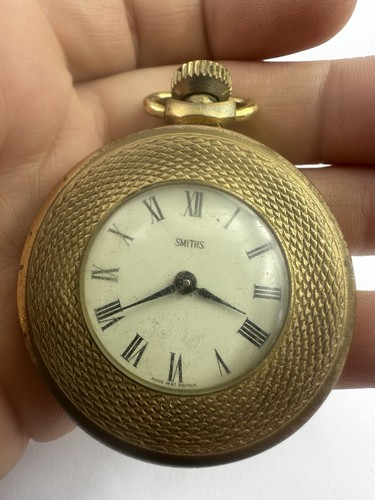 Yellow metal smiths cased - yellow,
