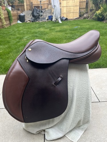 Black country ricochet - black, saddle