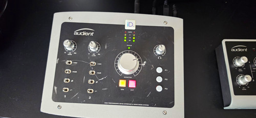Audient id22 usb audio - audient,