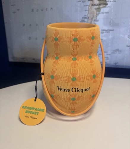 Veuve clicquot champagne - veuve,