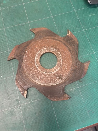 Grooving cutter for - , spindle