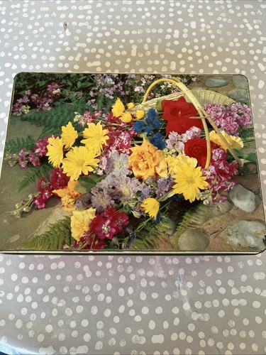 Mcvities biscuit tin - biscuit, flowers