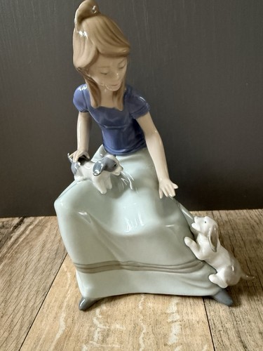 Nao lladro girl with two - by,