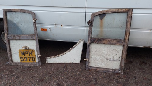 Morris minor traveller rear - traveller,