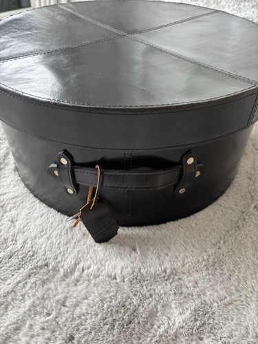 Leather hat box - hat,