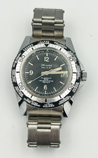 A Vintage Manual Winding