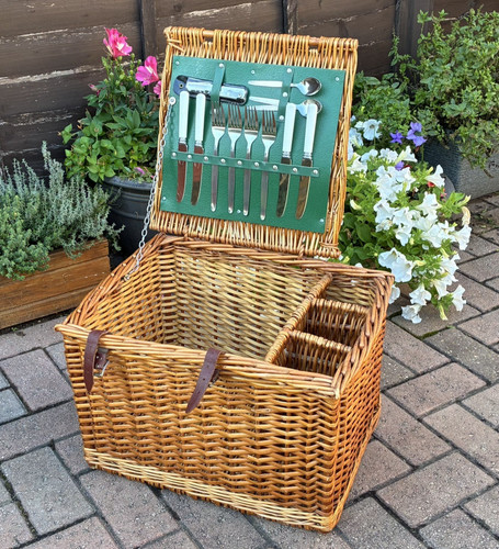 Vintage wicker picnic - wicker,