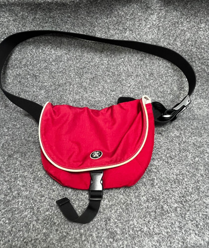 Crumpler sling bag unisex red - sling,