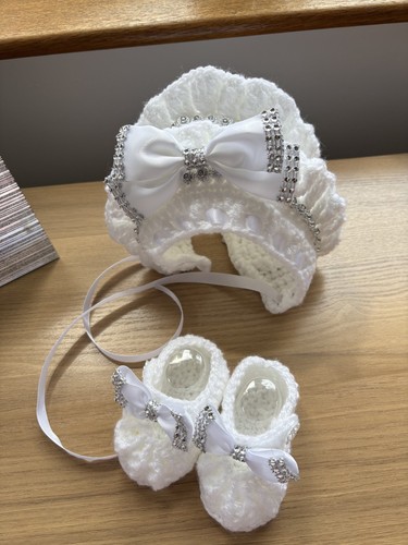 Baby bonnett and shoes - baby,