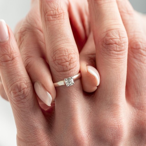 Tiffany 39ct lucida - 0.39ct,