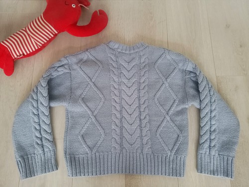 Light blue chunky knit - light,