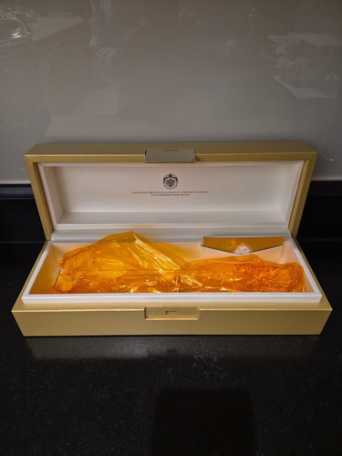 Empty luxury cristal - empty, champagne