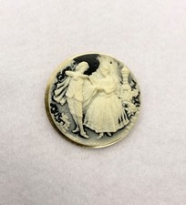 Vintage 1970’s Cameo Brooch