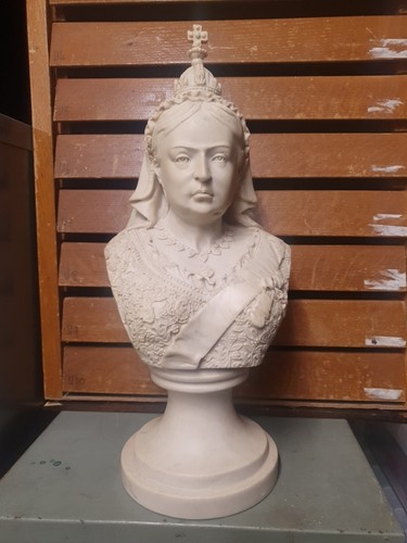Marble queen victoria - queen, bust
