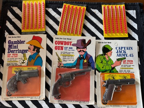 Cap gun keyring - cap, plus