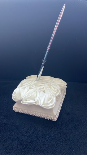 Wedding pen displayed box - on,
