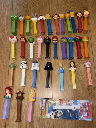 Assorted pez dispensers - 33,