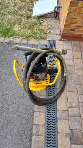 Concrete vibrating poker with - concrete,