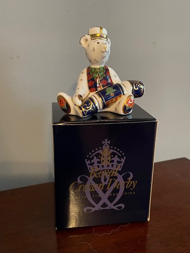 Royal crown derby - royal, paperweight