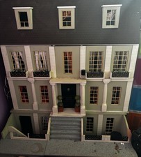 Victorian-style Dolls House