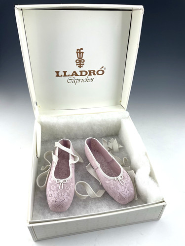 Lladro caprichos figurine - lladro,