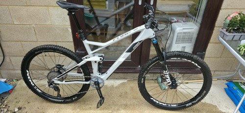 Cube stereo 140 - 140, 27.5"