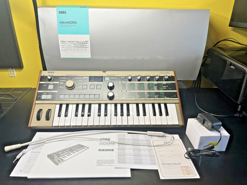 New unused korg microkorg - new,