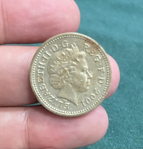 2001 error pound coin queen - 2001,
