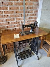 Singer Vintage Antique Sewing