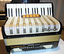 Very Nice Accordion Hohner Verdi III incl. Case