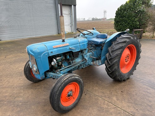 Fordson dexta tractor 750 - dexta,