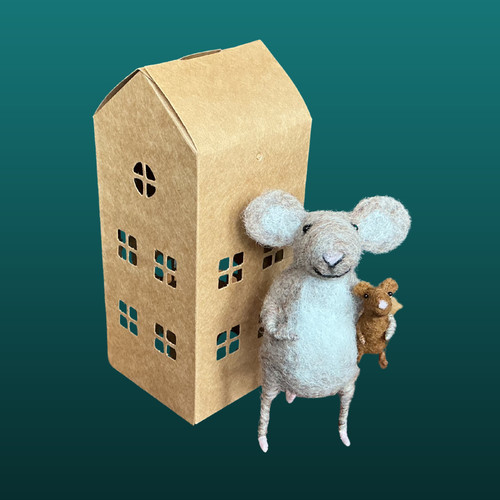 Needle felted mouse - needle,