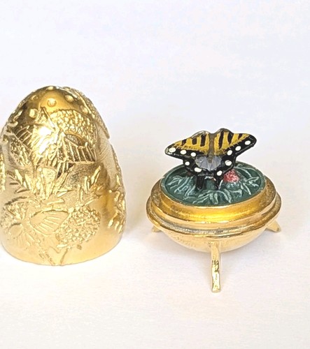 Gold surprise egg red - surprise, admiral