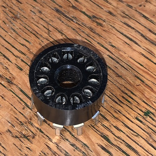 Omron relay socket - omron, type