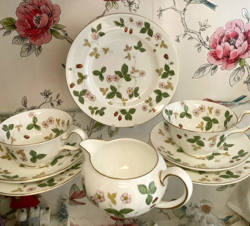 Wedgwood wild strawberry bone - wedgwood,