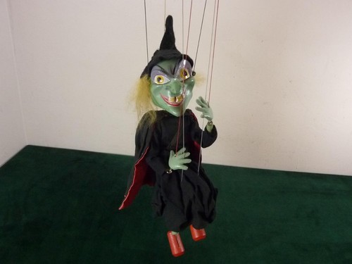 Nice vintage pelham puppets - a,
