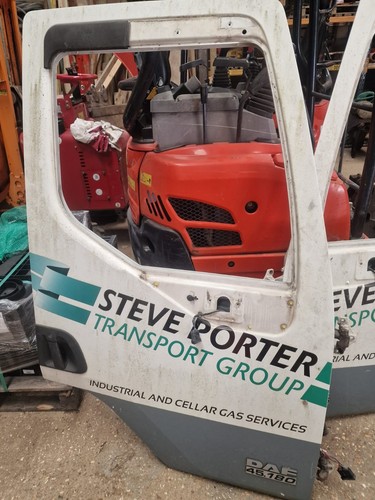 Used commercial lorry - used,