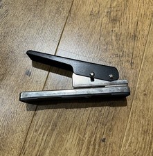 Guitar Pick Plectrum Punch